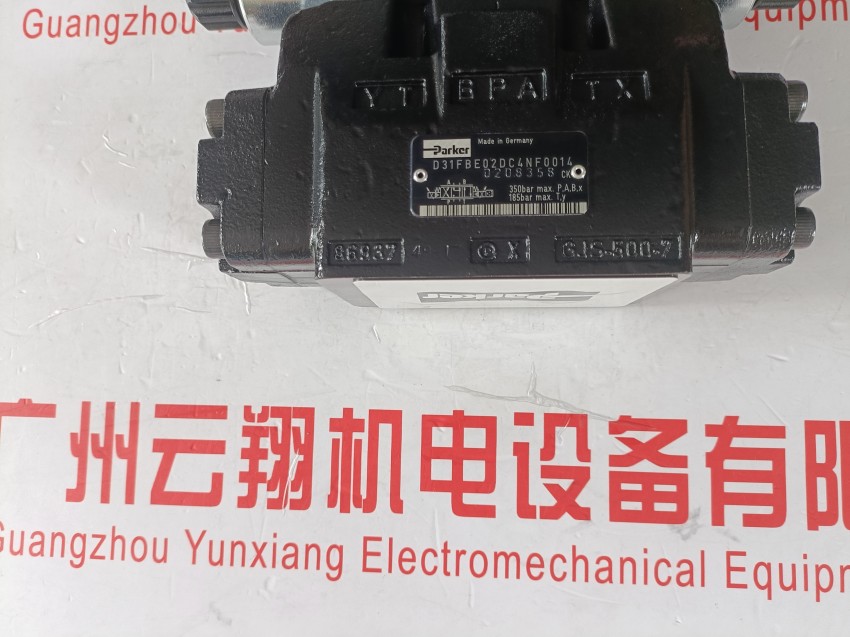 進(jìn)口parker派克柱塞泵PV046R1K1T1VMMC液壓油泵PV系列油泵 進(jìn)口parker派克液壓泵PV140R1KIT1NMMC油泵PV系列液壓 派克液壓閥D3FBE01SC0NG00進(jìn)口parker液壓D3FE系列